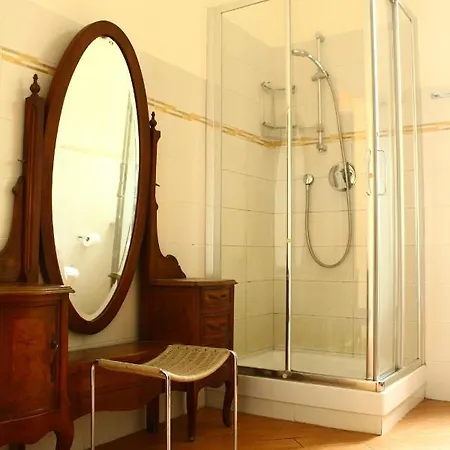 A Due Passi Dal Centro Bed and Breakfast