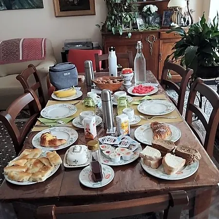 A Due Passi Dal Centro Bed & Breakfast Genova