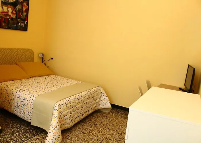 A Due Passi Dal Centro Oda ve Kahvaltı Cenova