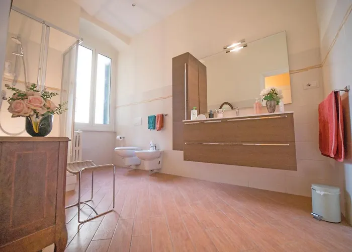 Couette-café A Due Passi Dal Centro 4*